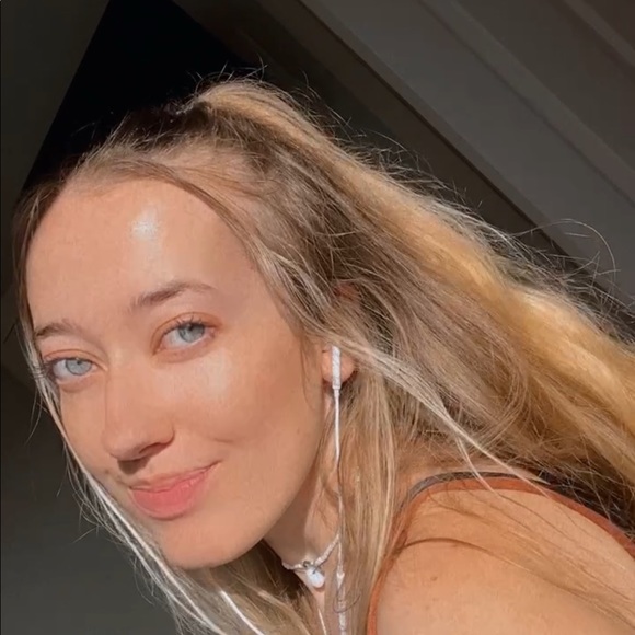 Meet your Posher, Kelly - Picture 1 of 1